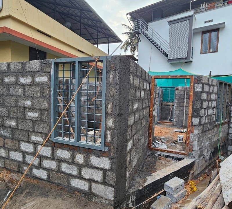 Concrete block walls going up